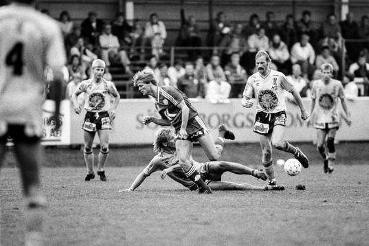 Hans Larsson, Mjällby med en glidtackling