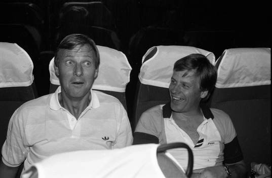 Förbundskapten Ulf Lyfors och Kaj Hansson skojar i