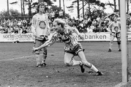 Frölundas målskytt Per Dahlman jublar