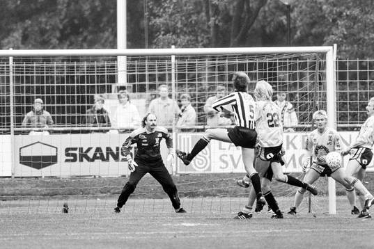 Situation framför mjällbys målvakt Bengt Svensson