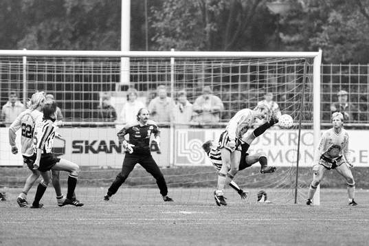 Fotboll, Div 2 Södra, Landskrona - Mjällby, 1-2