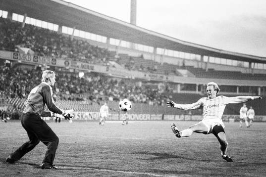 Mats Magnusson, Malmö framför norrköpings målvakt Mats