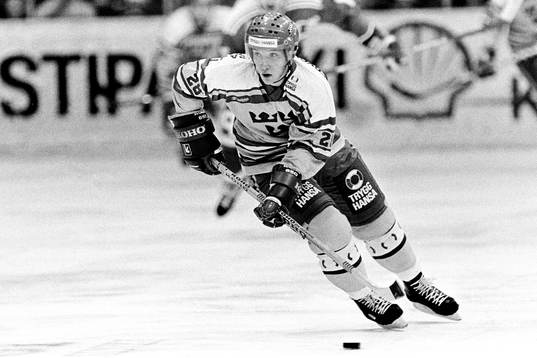 Mikael Johansson, Sverige med pucken