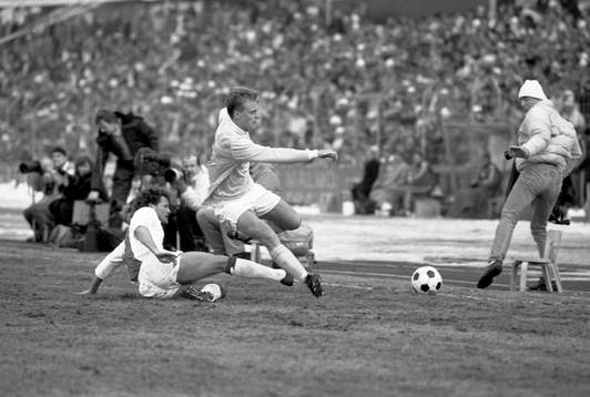 Jonas Thern, Malmö attackeras bakifrån