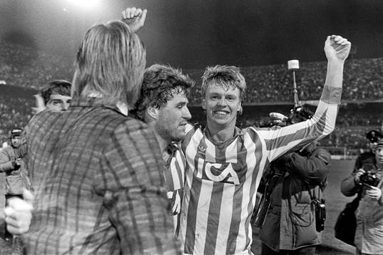Glenn Hysén och Mats-Ola Carlsson, Göteborg jublar