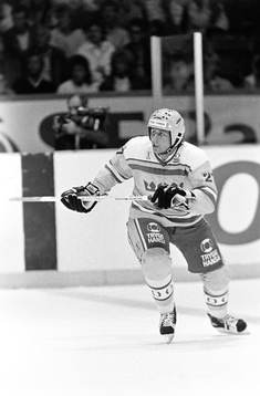 Michael Thelven, Sverige