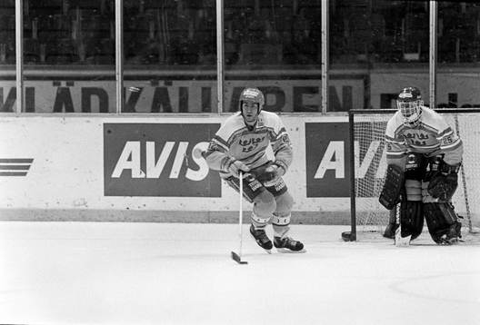 870327 Ishockey, träningsmatch, Sverige - Tjeckoslovakien,