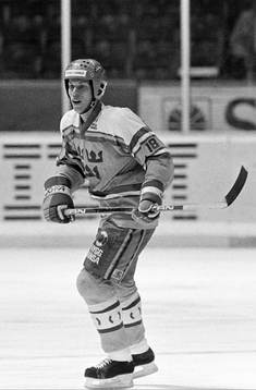 870327 Ishockey, träningsmatch, Sverige - Tjeckoslovakien,