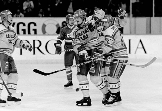 Sveriges Bengt-Åke Gustafsson och Håkan Södergren jublar
