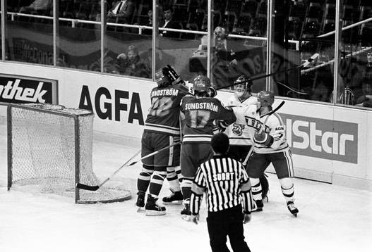 Tomas Sandström och Peter Sundström i bråk