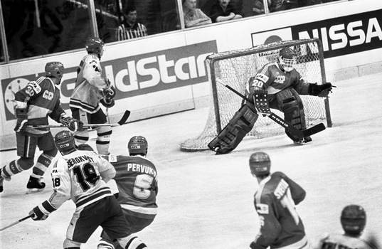 Sovjets målvakt Evgeny Beloshejk