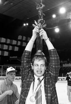 Bengt-Åke Gustafsson med VM-pokalen