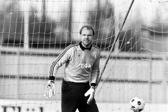 Thomas Ravelli, målvakt i Öster