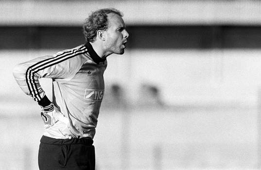 Thomas Ravelli, målvakt i Öster