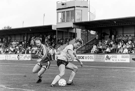 Mikael Svensson, Hässleholm med bollen utmanas av kalmars