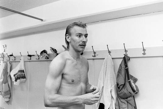 Norrköpings Jan Hellström i omklädningsrummet