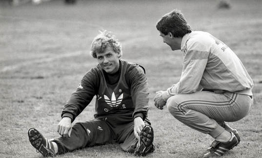 Glenn Hysén och Olle Nordin, förbundskapten, Sverige