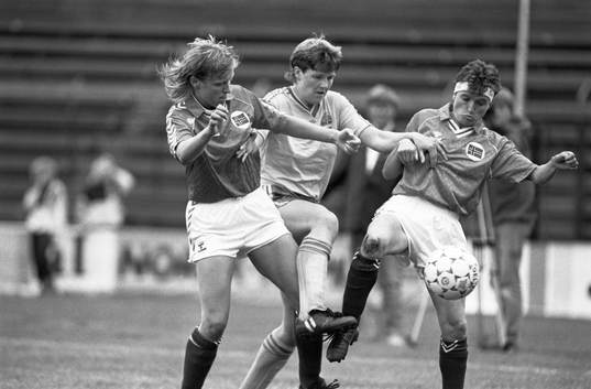 Pia Sundhage stoppas