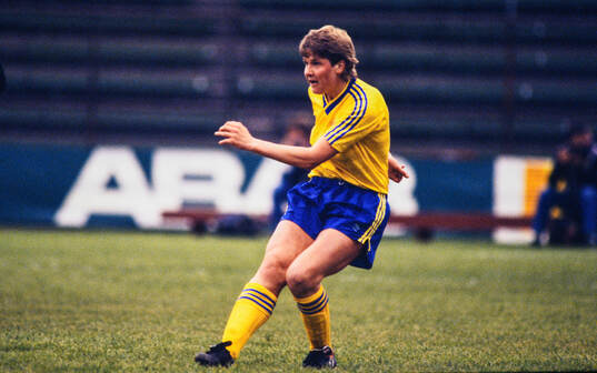 Pia Sundhage, Sverige