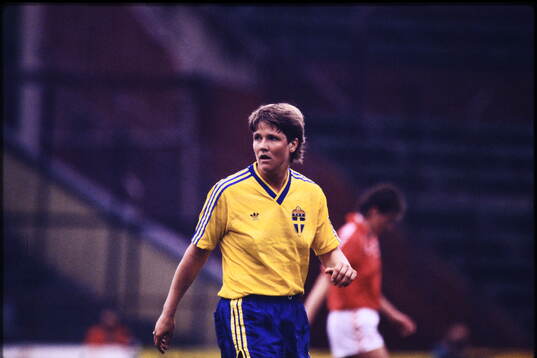 Pia Sundhage, Sverige