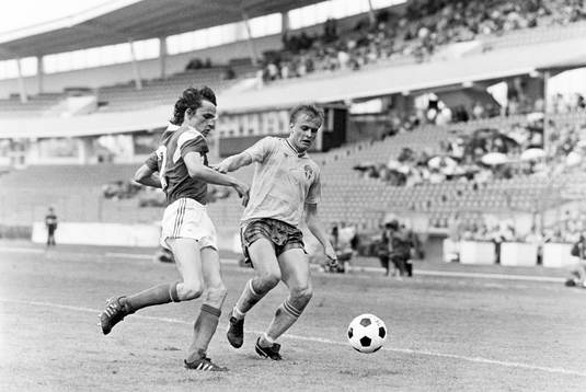 Jonas Thern, Sverige i kamp om bollen
