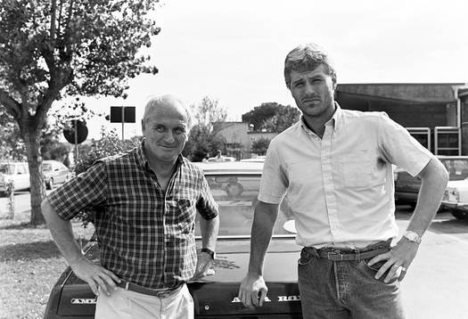 Kurt Hamrin hälsar Glenn Hysén välkommen till Florens