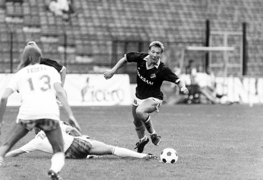 Kim Bergstrand, AIK med bollen