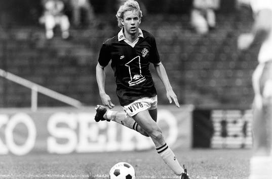 Niclas Kindvall, AIK med bollen