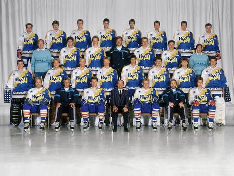 Spelare och personal i Hv71