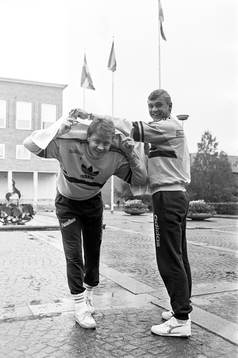 Göran Arnberg och Bengt Nilsson, målvakt leker