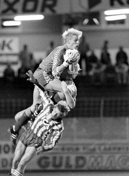 Peter Schmeichel, målvakt i Bröndby