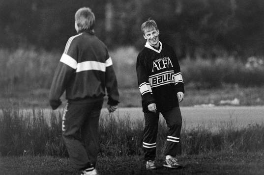 Reijo Ruotsalainen, HV71 värmer upp med fotboll