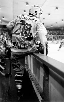 Reijo Ruotsalainen, HV71 på väg in på isen