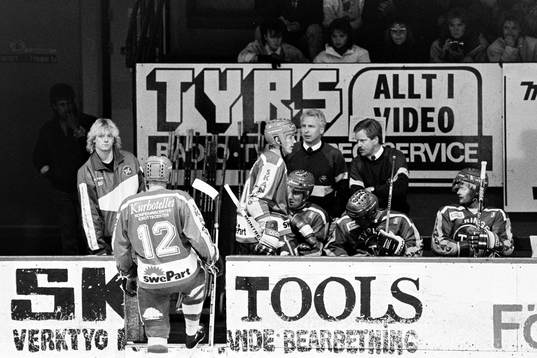 Tyringes Christian Gallret på väg in i båset. I