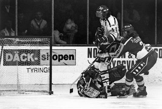 Patrik Carnbäck, Frölunda kolliderar med tyringes