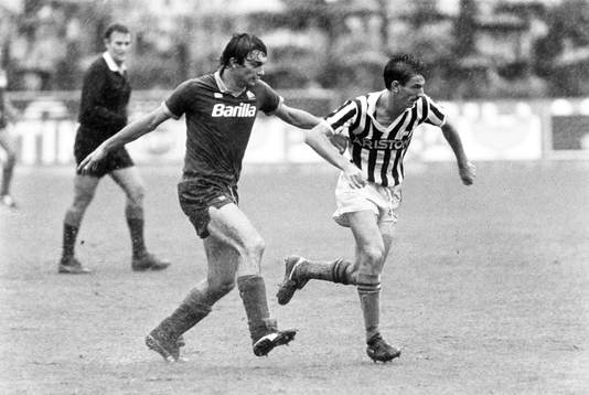 Ian Rush, Juventus till höger i kamp om bollen