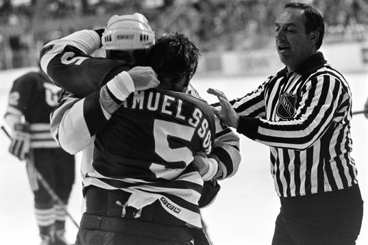 Ulf Samuelsson, Hartford i bråk med buffalos Ed Hospodar