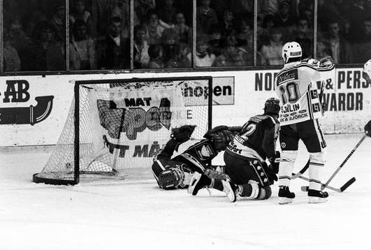 Tommy Själin, Rögle framför Håkan Algotsson, målvakt i