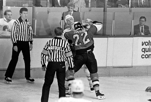 Rick Tocchet, Philadelphia i bråk