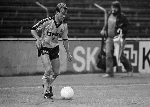 Hasse Holmqvist, Young Boys