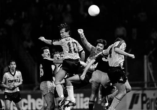 Hasse Holmqvist, Young Boys