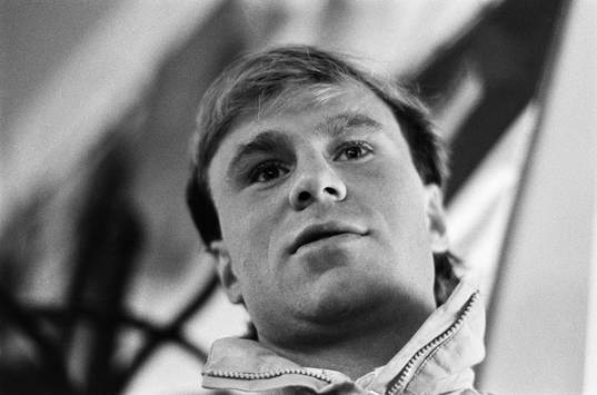 Hasse Holmqvist, Young Boys