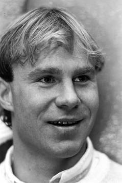 Hasse Holmqvist, Young Boys