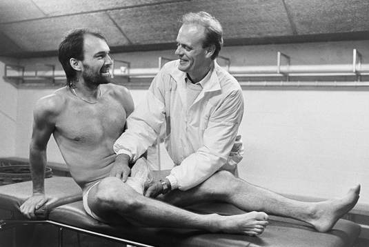 Mats Waltin, Zug får massage