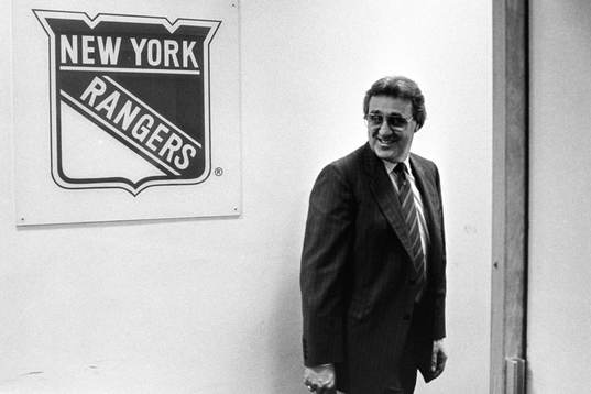 Phil Esposito på plats