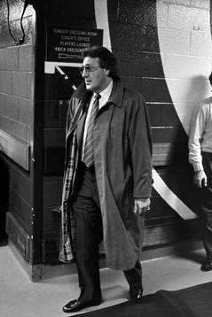 Phil Esposito på plats