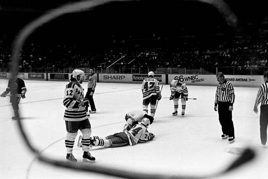 Michel Petit, New York Rangers har fått en smäll och