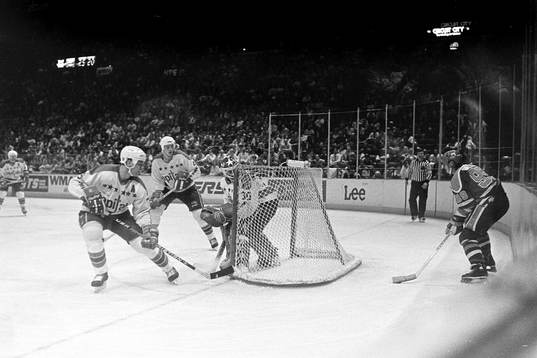 Wayne Gretzky, Edmonton bakom målet