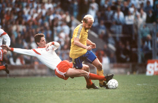 Mats Magnusson, Sverige glidtacklas