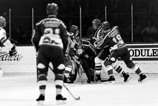 Trångt framför Håkan Algotsson, målvakt i Tyringe